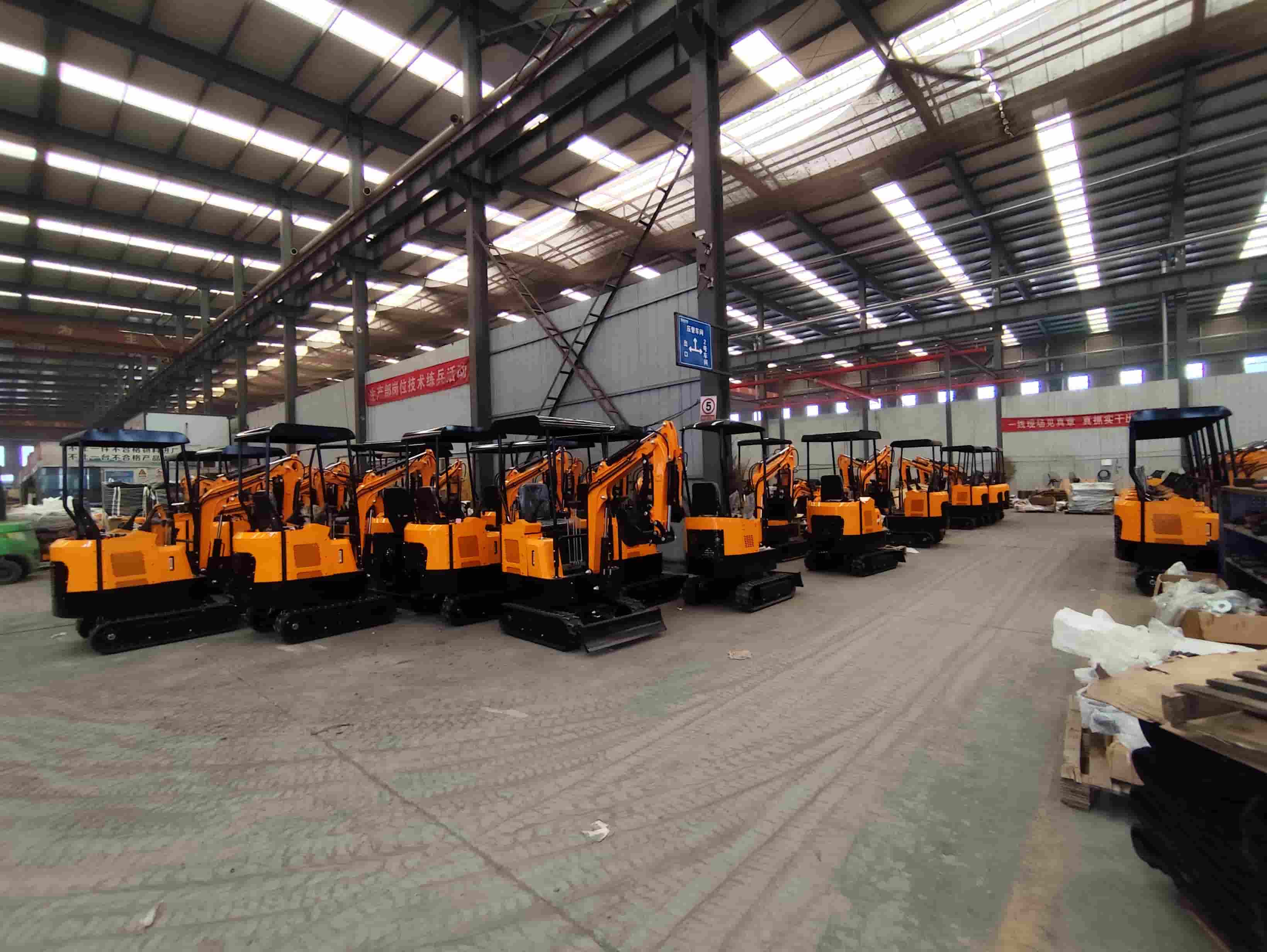 గ్లోరీమ్యాక్స్ యొక్క మినీ ఎక్స్‌కవేటర్ ఓవర్సీస్ ఆర్డర్‌లు క్రమంగా పెరుగుతున్నందున ప్రొడక్షన్ లైన్‌లు సందడిగా ఉన్నాయి.